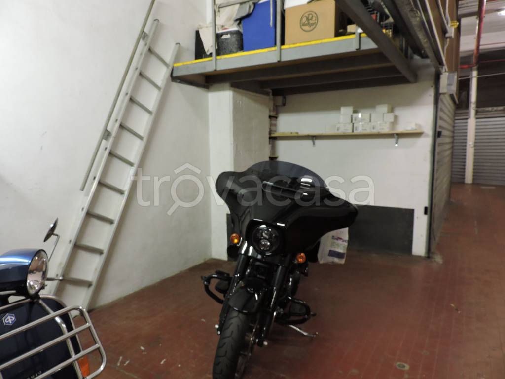 Garage in vendita a Genova via Bartolomeo Carrea