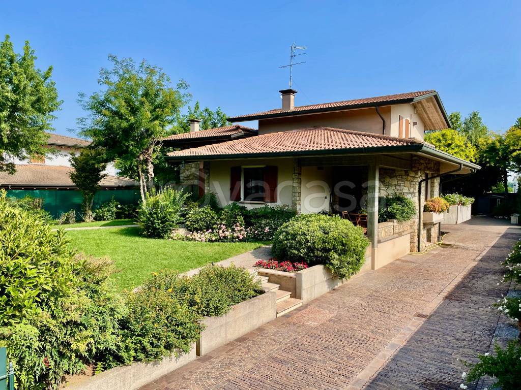 Villa in vendita a Goito via Cerri