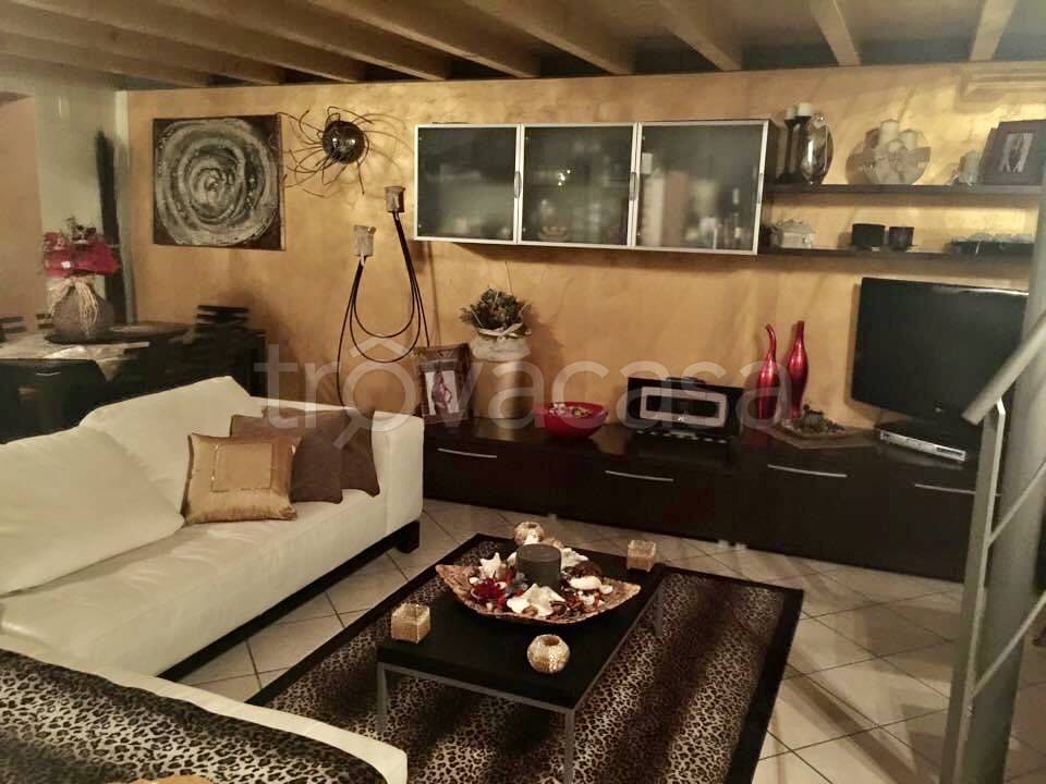 Appartamento in vendita a Chiari via Cambranti, 3