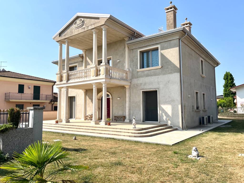 Villa in vendita a Ponte San Nicolò via Carlo Giorato, 26