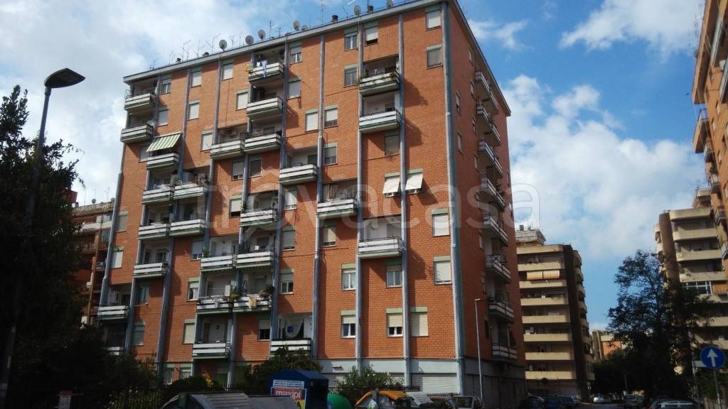 Appartamento in in vendita da privato a Pomezia via Federico Confalonieri