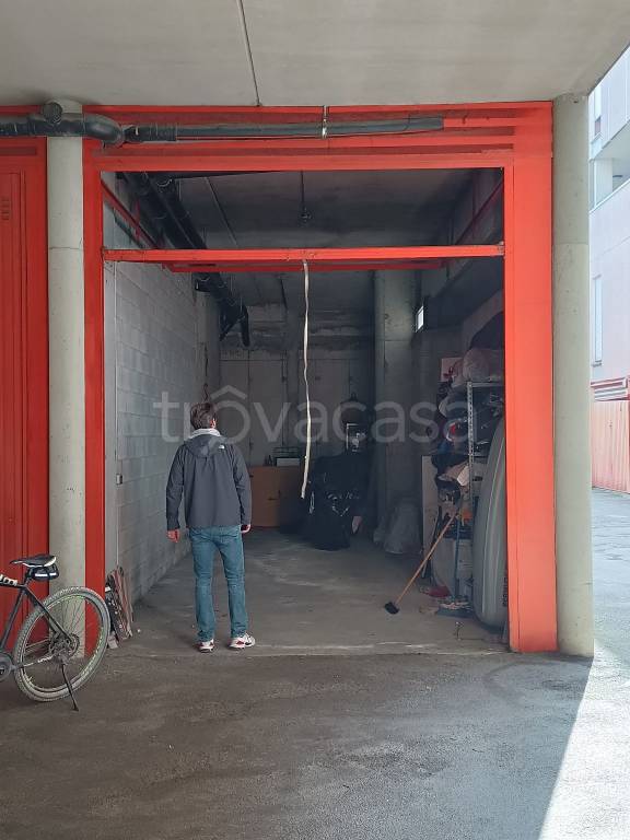 Garage in vendita a Venezia via Vincenzo Gagliardi