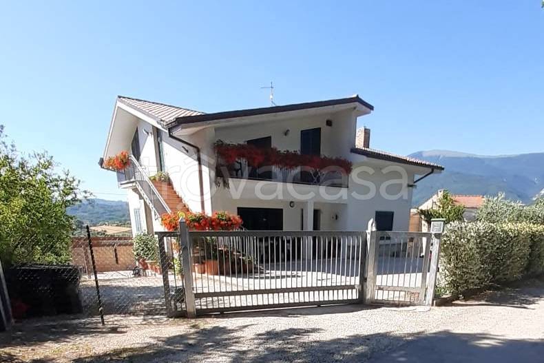 Villa in vendita a Fara Filiorum Petri via Colle San Donato
