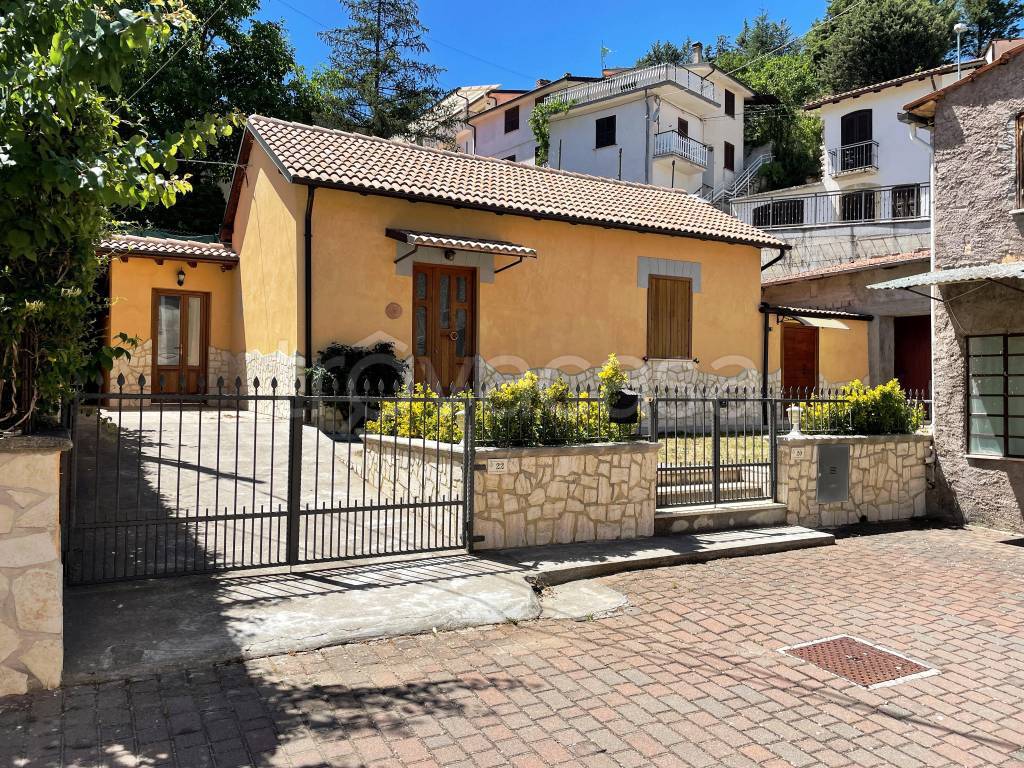 Villa in vendita a Borgorose via Roma