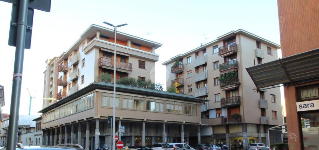 Ufficio in vendita a Seregno via Papa Giovanni xxiii, 3