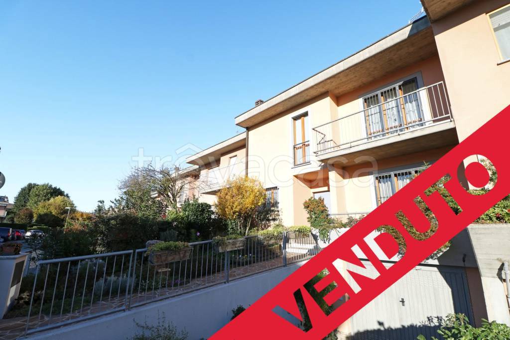 Villa a Schiera in vendita a Chignolo d'Isola via Pietro Mascagni, 37