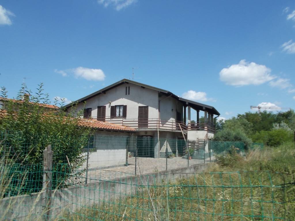 Villa in vendita a Fino Mornasco via Guglielmo Marconi, 37