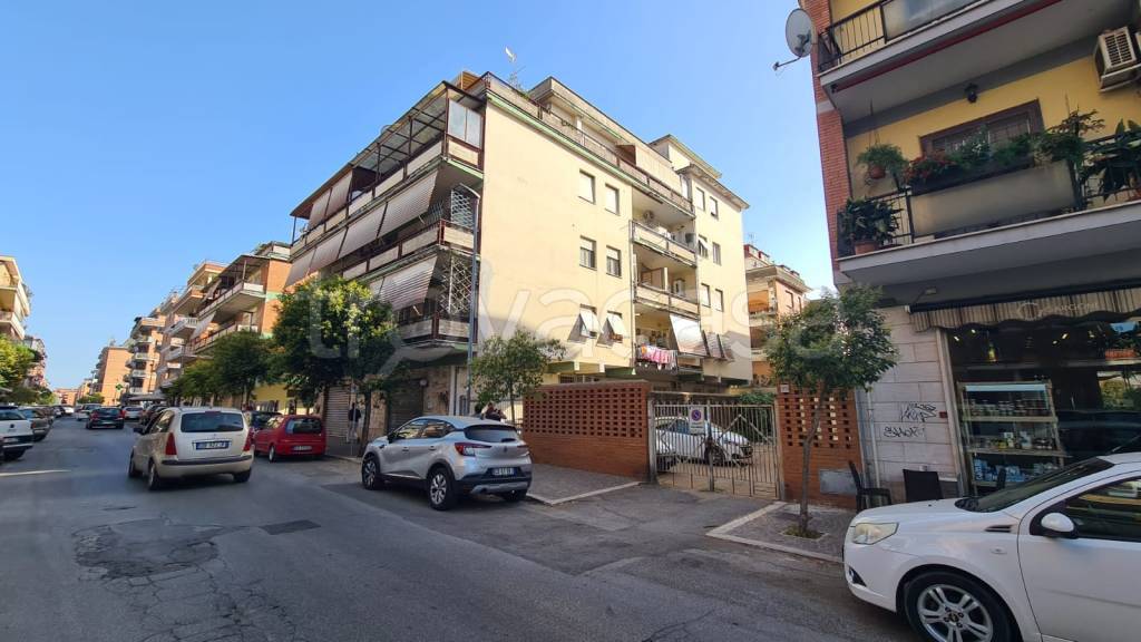 Appartamento in vendita a Pomezia via Ovidio, 113