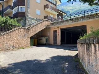 Garage in affitto a madesimo via emet, 6