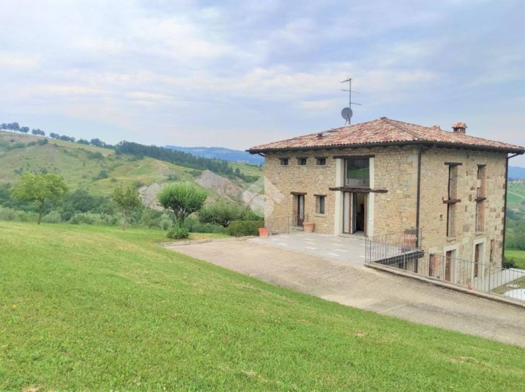 Villa in vendita a Pavullo nel Frignano via Vignali, 13
