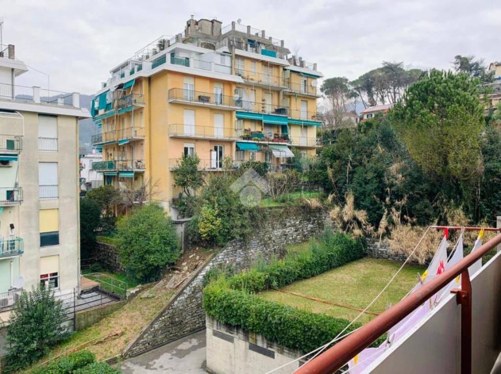 Appartamento in vendita a Rapallo via sciesa, 9