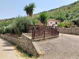 Villa in vendita ad amaseno contrada vettia