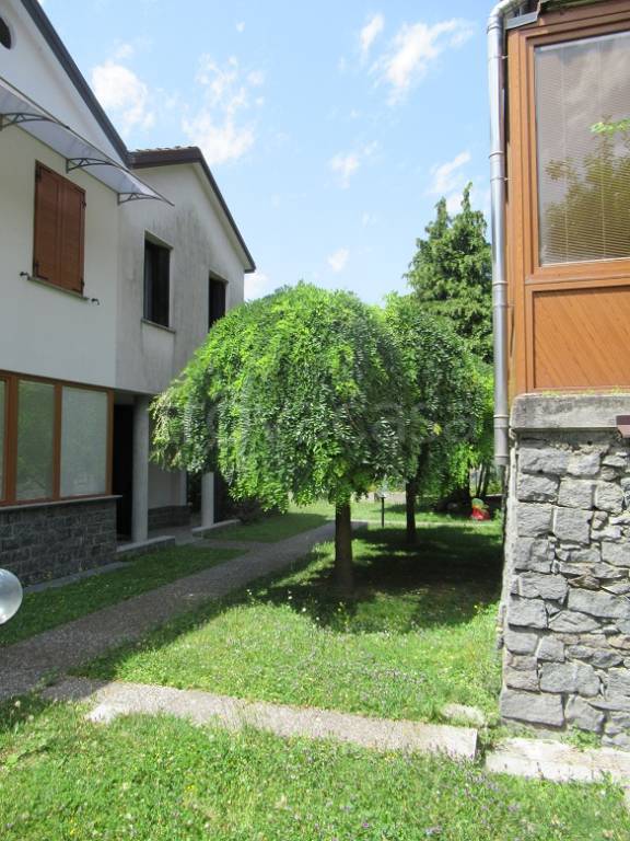 Villa a Schiera in vendita a Cercino
