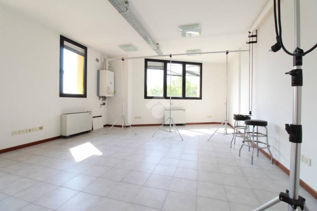 Ufficio in vendita a Sandrigo open space via della Repubblica, 27