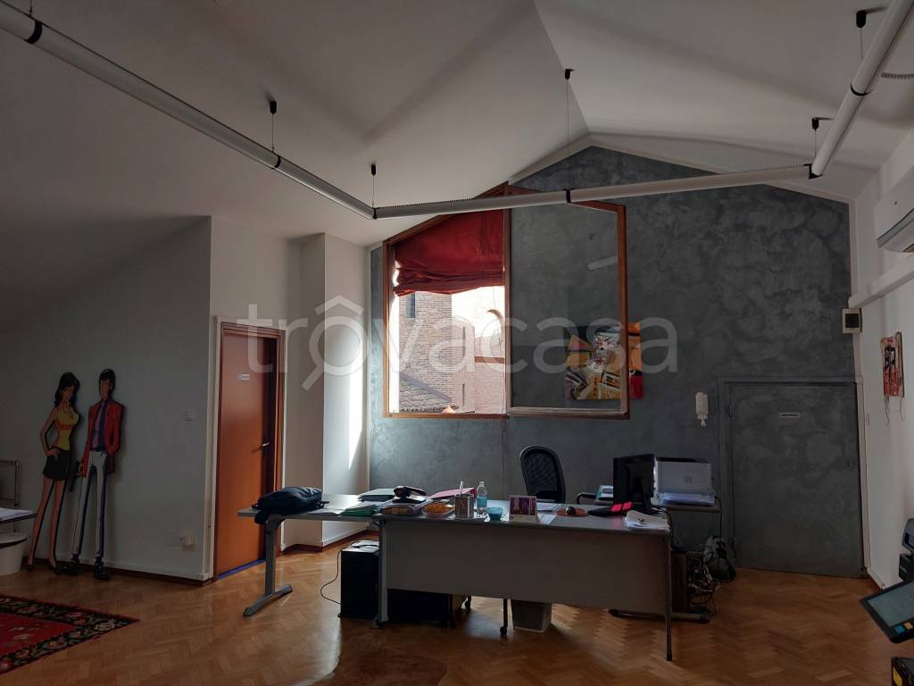 Ufficio in vendita a Ferrara via Borgo dei Leoni, 16