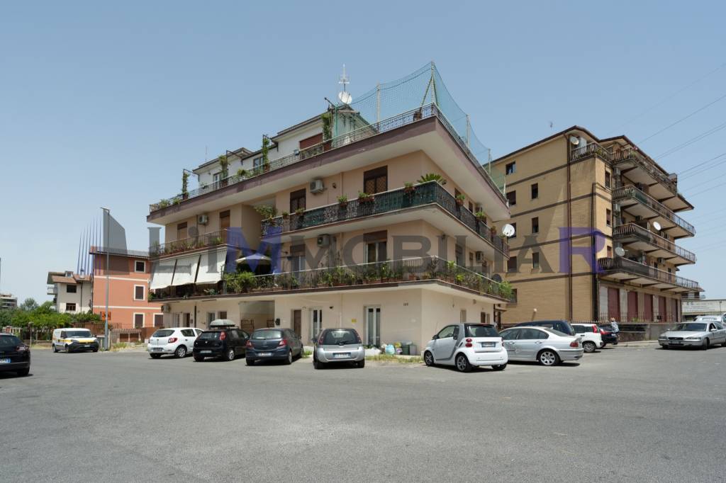 Appartamento in vendita a Roma via Castropignano, 112