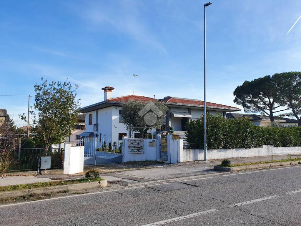 Villa in vendita a Castelfranco Veneto borgo Padova, 85
