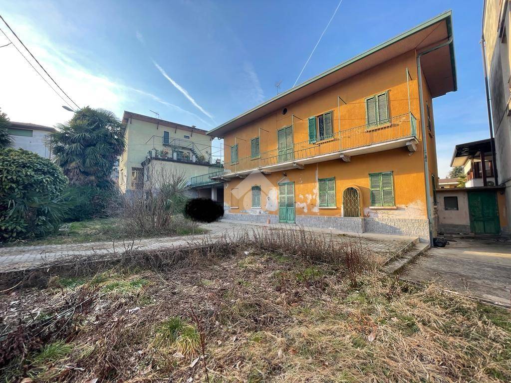 Casa Indipendente in vendita a Gattico-Veruno via g. Pascoli, 2