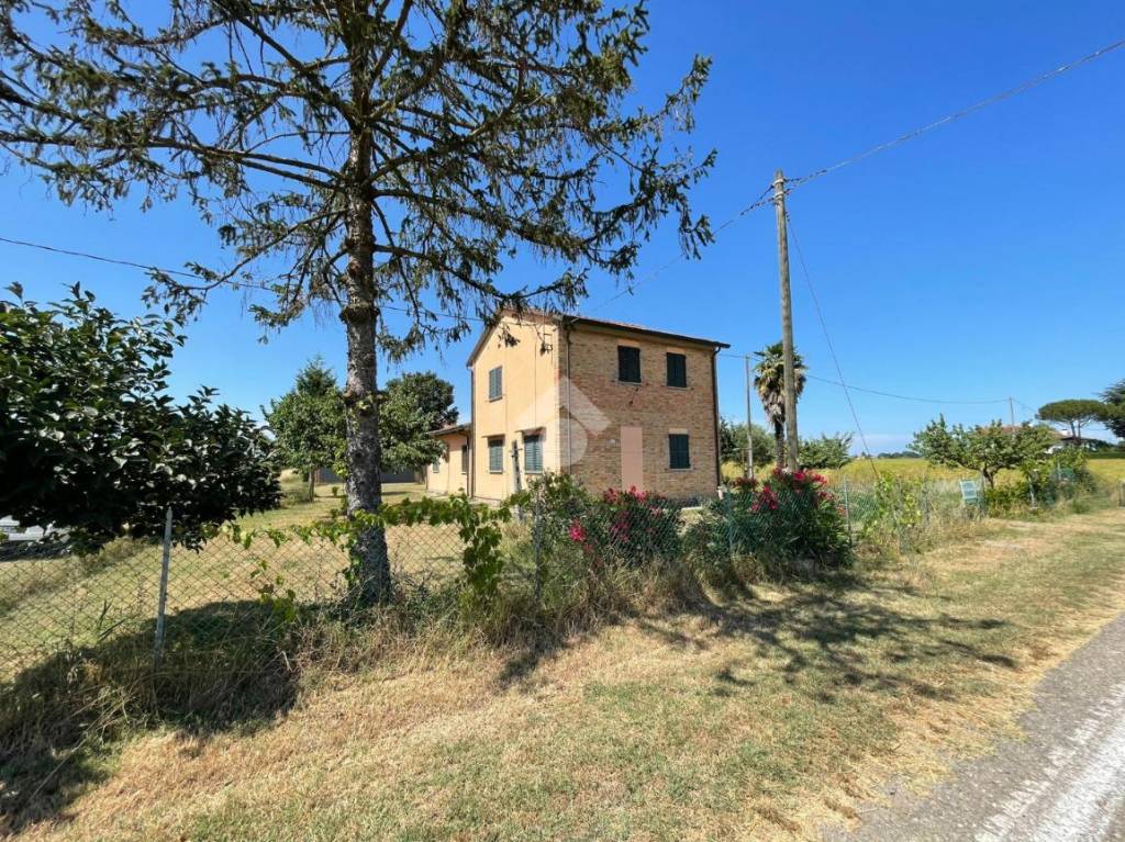 Villa in vendita a Ravenna via Tomba, 15
