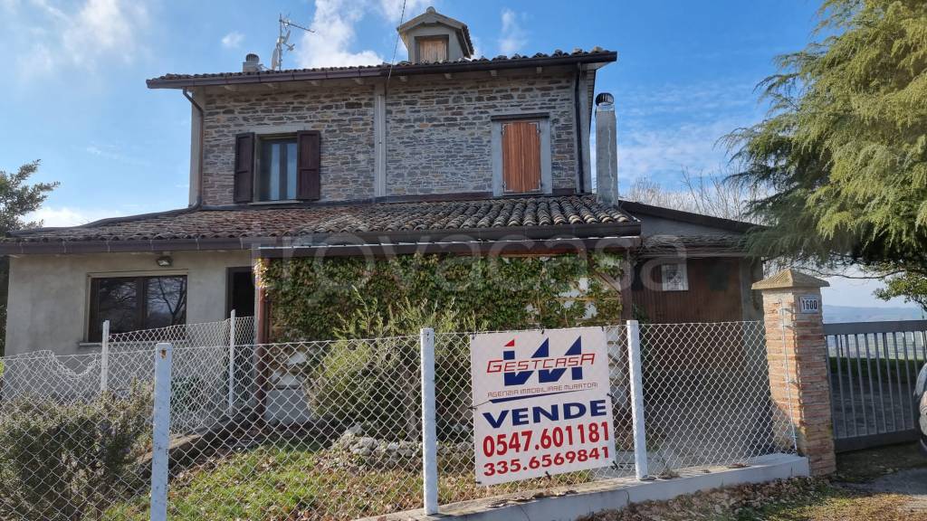 Colonica in vendita a Mercato Saraceno strada Falconara