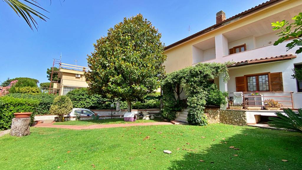 Villa Bifamiliare in vendita a Cerveteri via Giovanni Paisiello