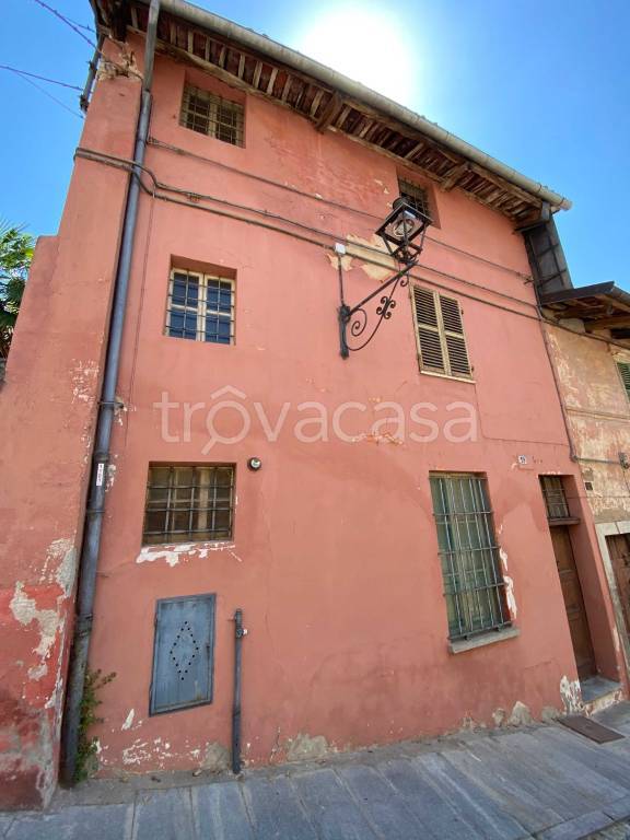 Casa Indipendente in vendita a Saluzzo via San Bernardo, 19