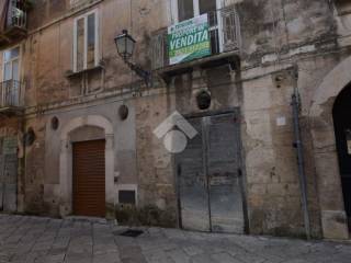 Intero stabile in vendita a sant'agata de' goti via roma