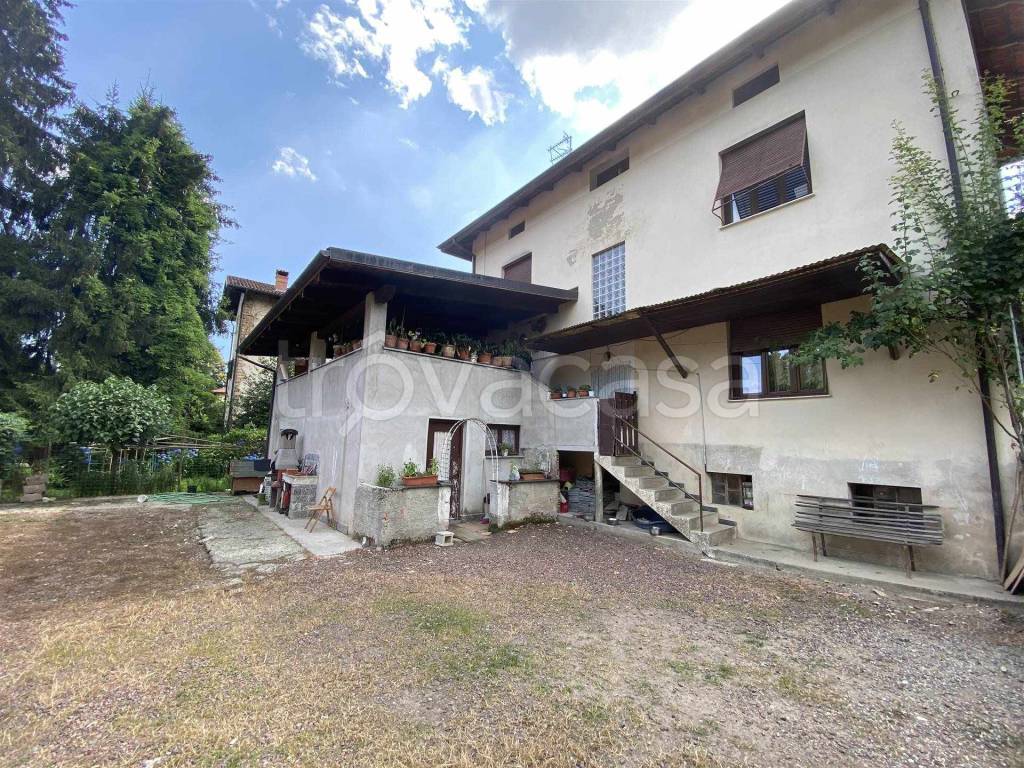 Villa Bifamiliare in vendita a Masserano frazione Bozzonetti, 8
