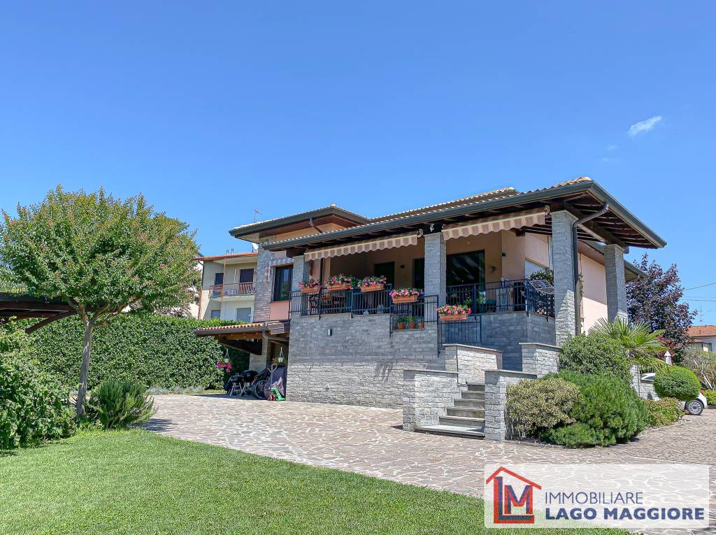 Villa in vendita a Ispra via Milano