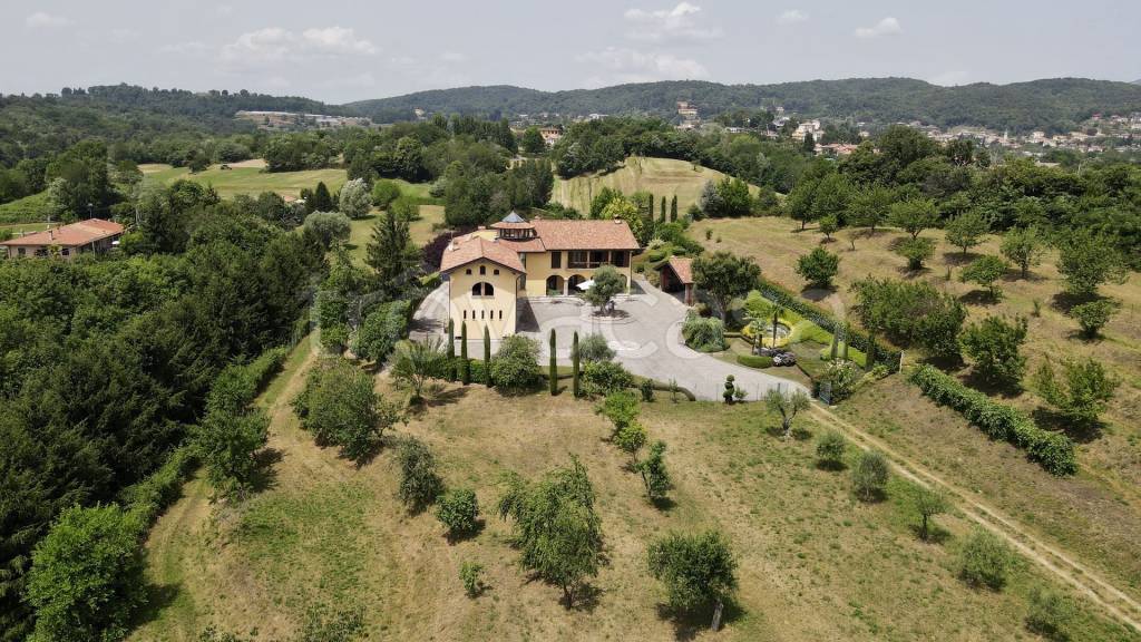 Villa in vendita a San Fermo della Battaglia via Guglielmo Marconi, 13