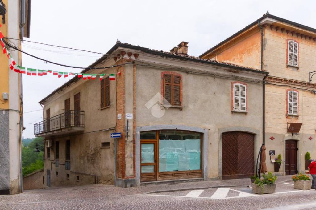 Casa Indipendente in vendita a Costigliole d'Asti piazza Umberto I, 1