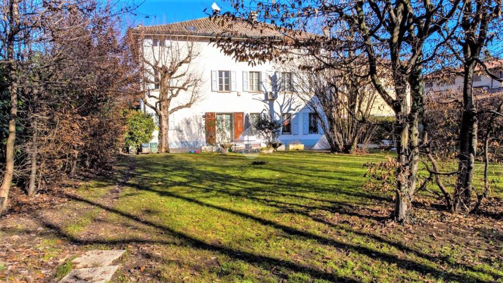 Villa in vendita a Reggio nell'Emilia via Corrado Alvaro