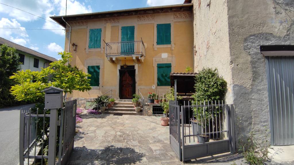 Villa in vendita a Castelletto d'Orba via Roma, 11