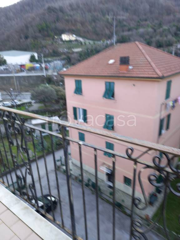 Appartamento in vendita a Serra Riccò via Francesco Pedemonte
