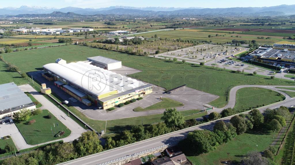 Capannone Industriale in vendita a Gradisca d'Isonzo via Venuti Padre e Figlio, 8