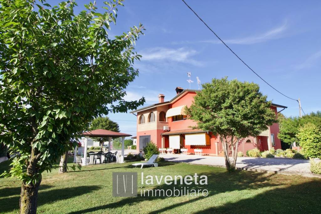 Villa in vendita a Eraclea via Giannino Ancillotto, 55