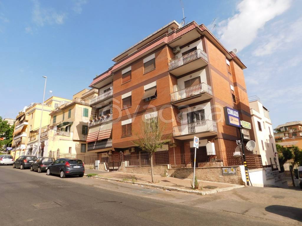 Appartamento in affitto a Roma via dei Gelsi, 121