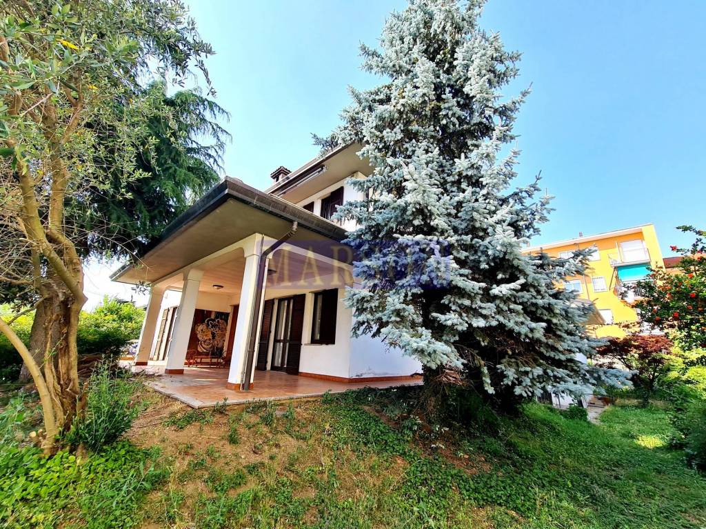 Villa Bifamiliare in vendita a Cerro Maggiore via Luigi dell'Acqua, 78