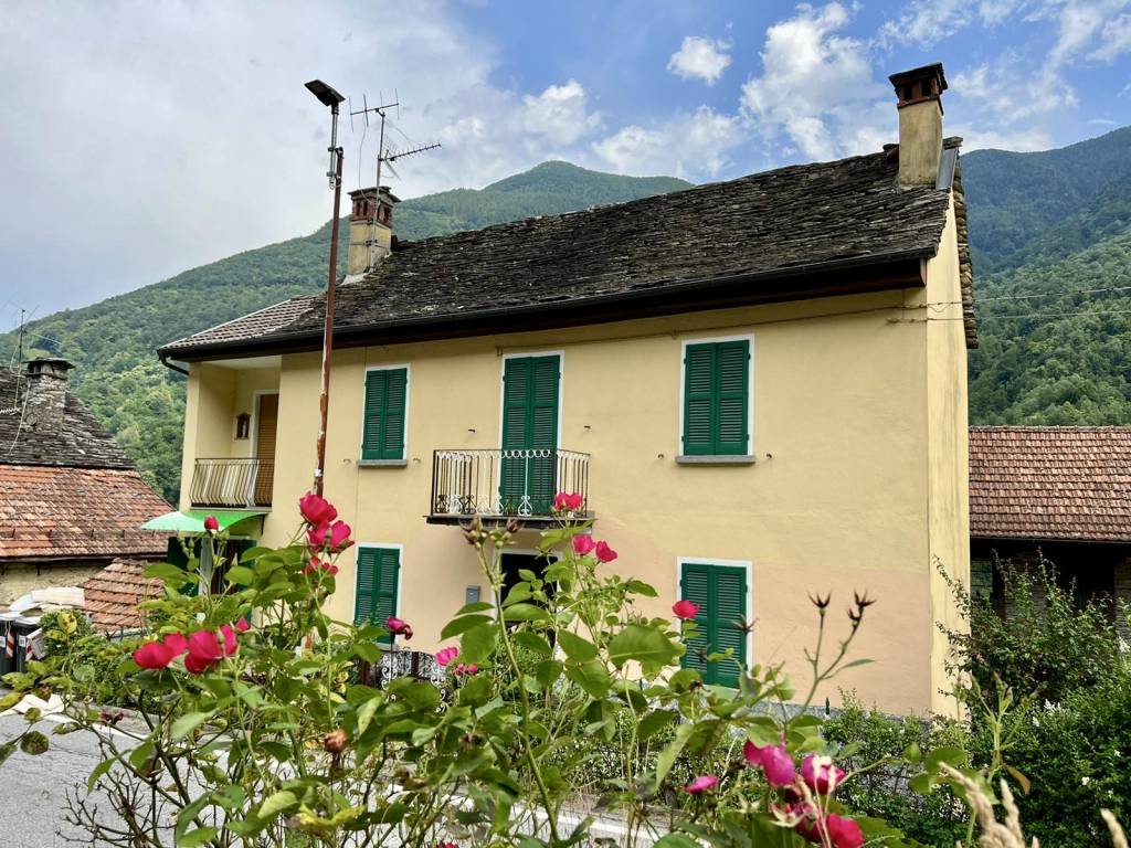 Casa Indipendente in vendita a Borgomezzavalle