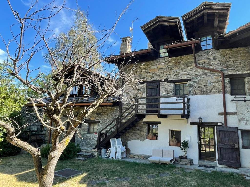 Appartamento in vendita a Gressan frazione Perriail, 30