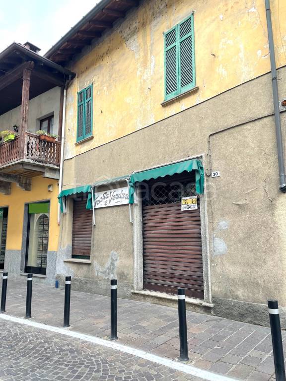 Negozio in vendita a Castelletto sopra Ticino via Guglielmo Marconi, 30