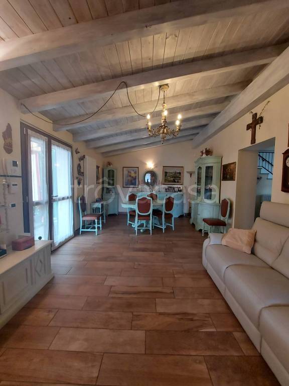casa indipendente in vendita a Vernasca