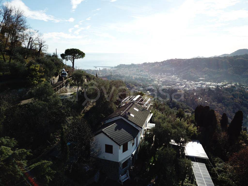 Villa Bifamiliare in vendita a Rapallo via dei Poggi
