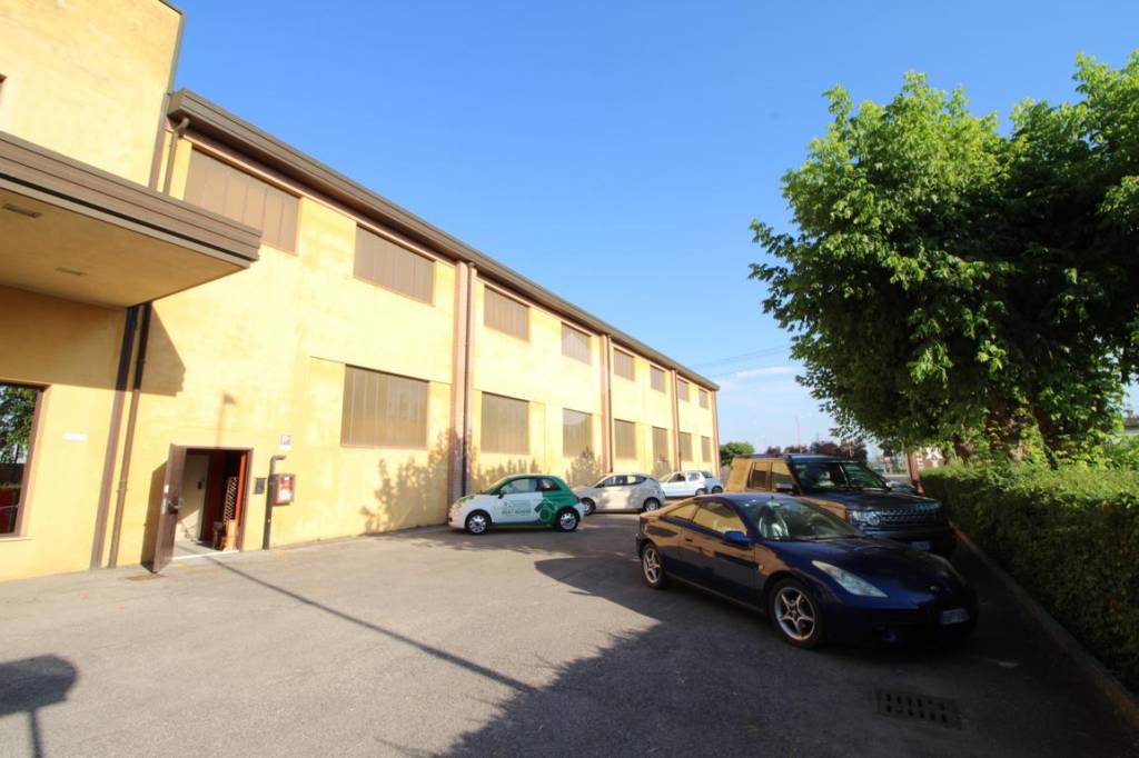 Capannone Industriale in vendita a Cesena capannone via ravennate, 8176