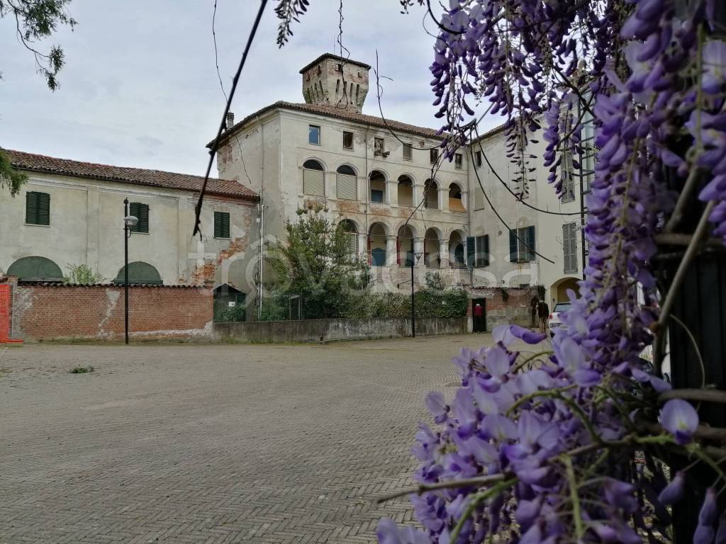 Casale in vendita a Castelnuovo Bormida piazza Guglielmo Marconi