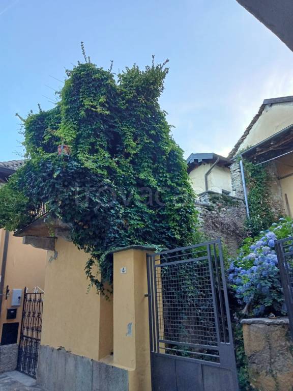 Casa Indipendente in in vendita da privato a Trarego Viggiona via Luigi Carones