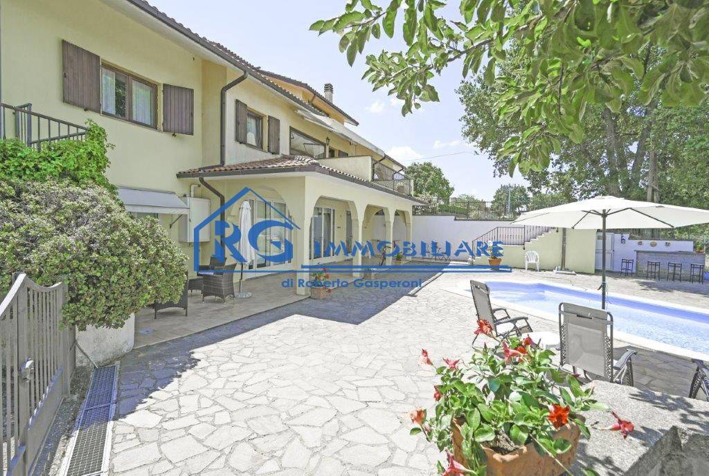 Villa in vendita a Montefiascone via Notazie