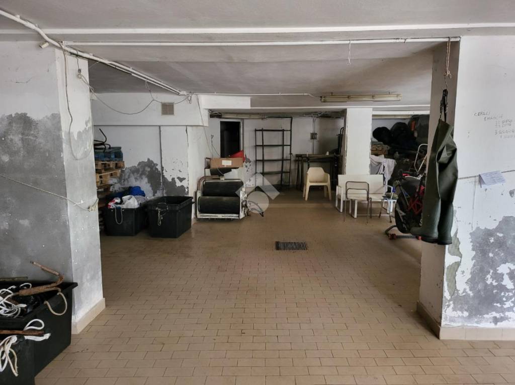 Magazzino in vendita a Rimini viale Ortigara, 59