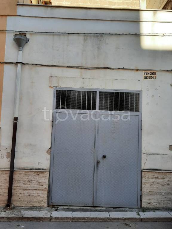 Garage in vendita a Canosa di Puglia via 24 Maggio, 54