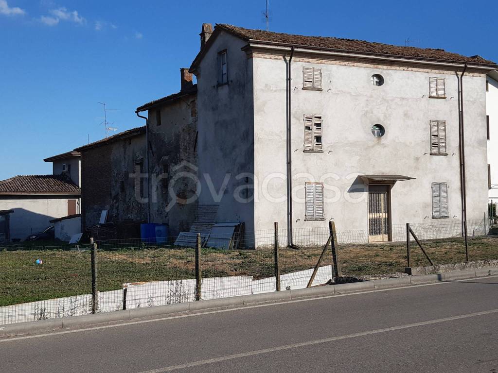 Casale in vendita a Vigolzone via Pradazzola